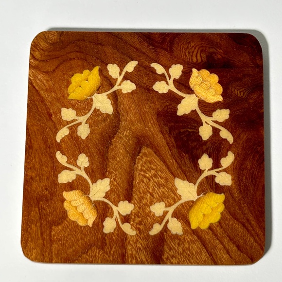 Notturno Intarsio Inlaid Wood Coasters Made in Sorrento Italy Set of 4 - Picture 4 of 9